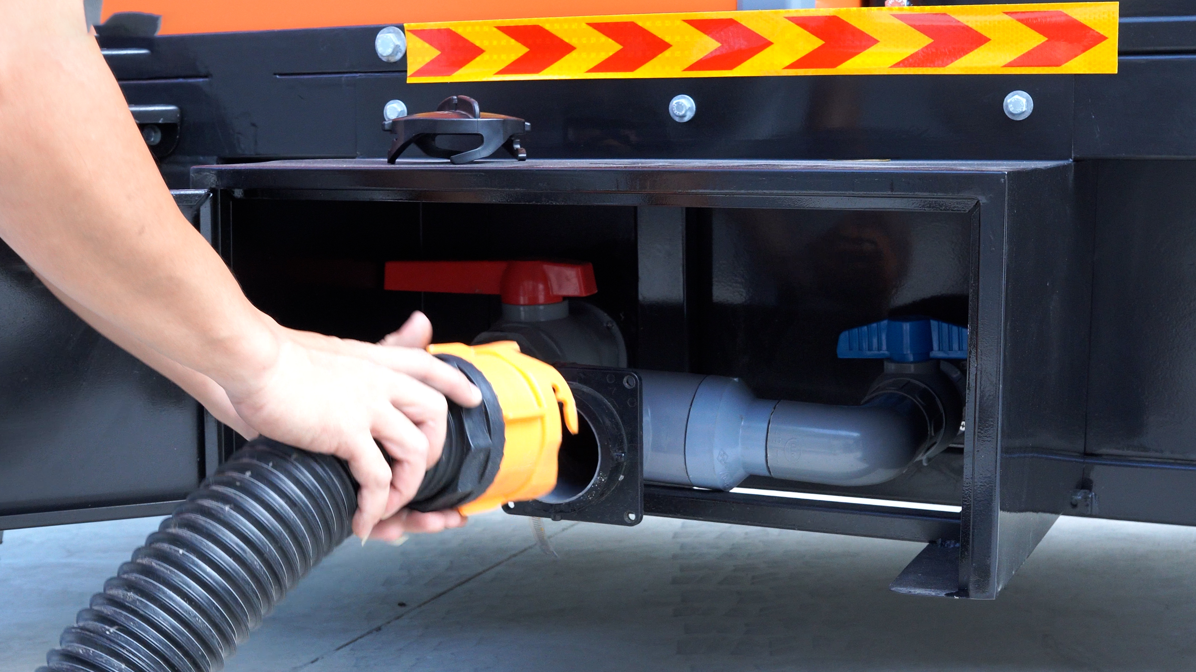 Waste disposal system of the portable toilet