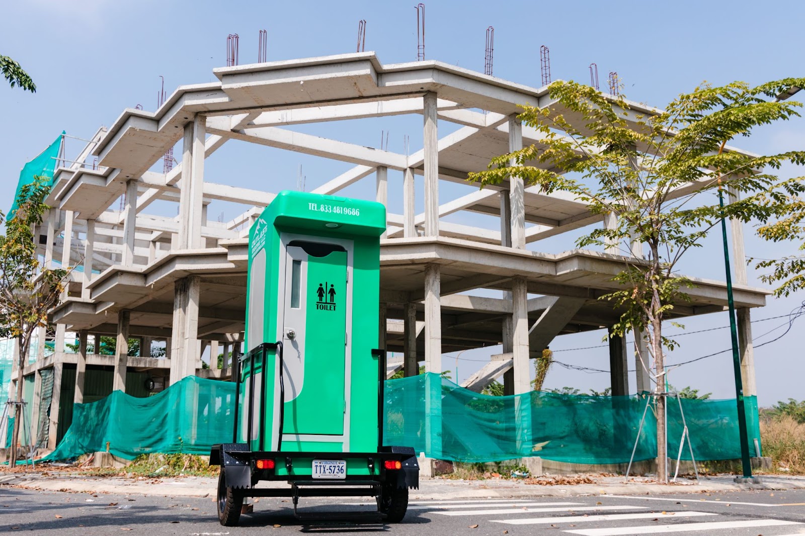 Eco Mobile Oasis C-1P: Eco-friendly Mobile Restroom For Remote And Sustainable Use