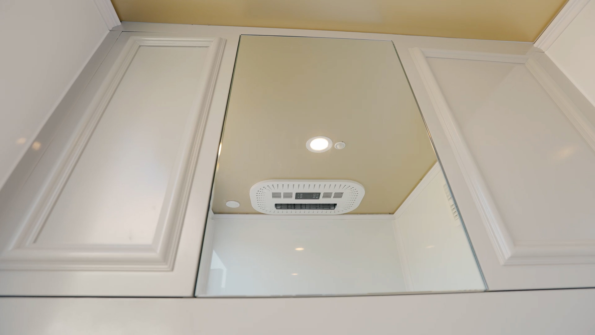 Premium User Experience Portable Restroom,Premium Mobile Oasis,Florida,Georgia,Alabama LED Lighting for Visibility and Energy Efficiency