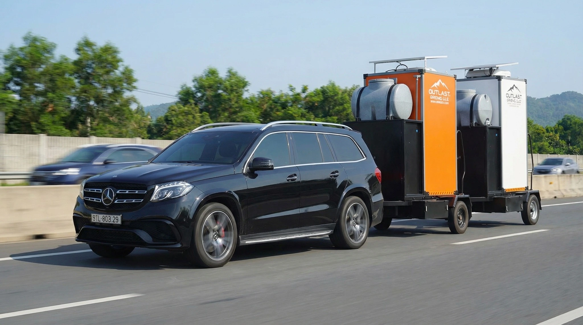 premium mobile restroom applications,Mobile Restroom,Model AA-1P Public-Sector & Regulated Project Environments